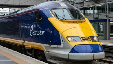 Eurostar Train Distinctive, sleek, blue and yellow (old)